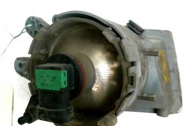 Phare antibrouillard avant gauche VOLVO V50 occasion