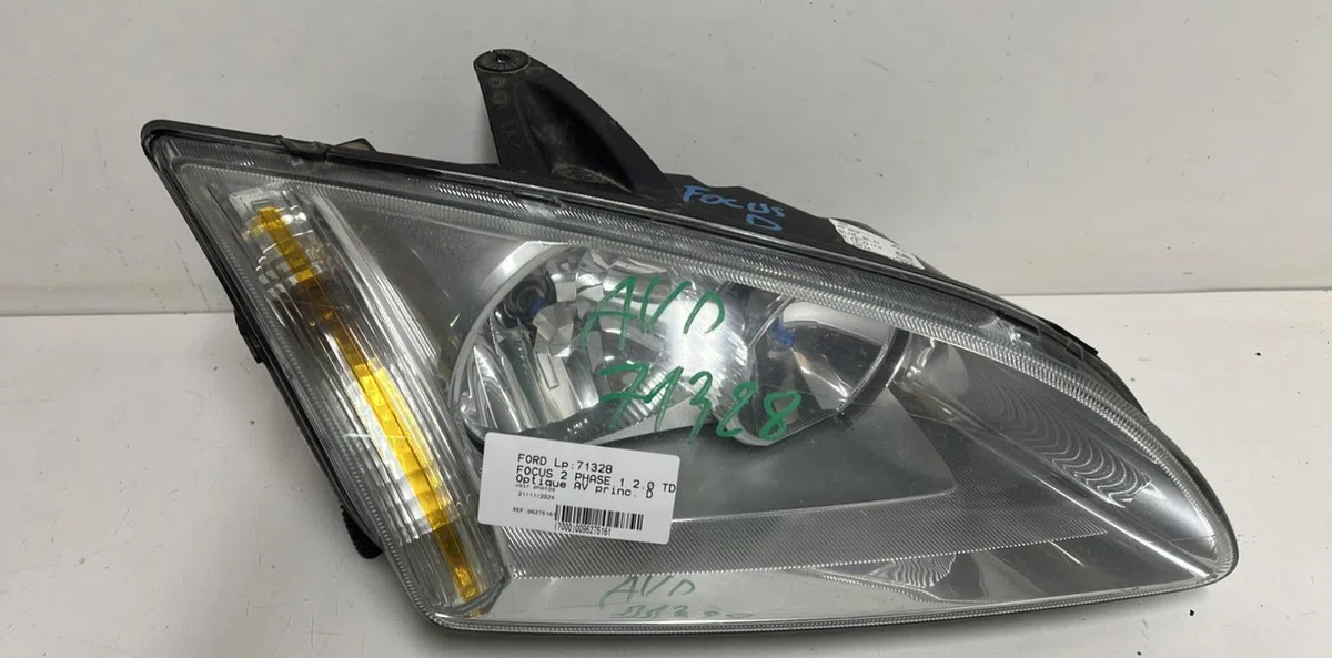 Phare droit Ford FOCUS II (DA_, HCP, DP) 2.0 tdci (2004-2008) occasion