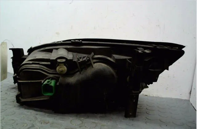 Phare droit Ford MONDEO III (B5Y) 1.8 16v (2000-2007) occasion
