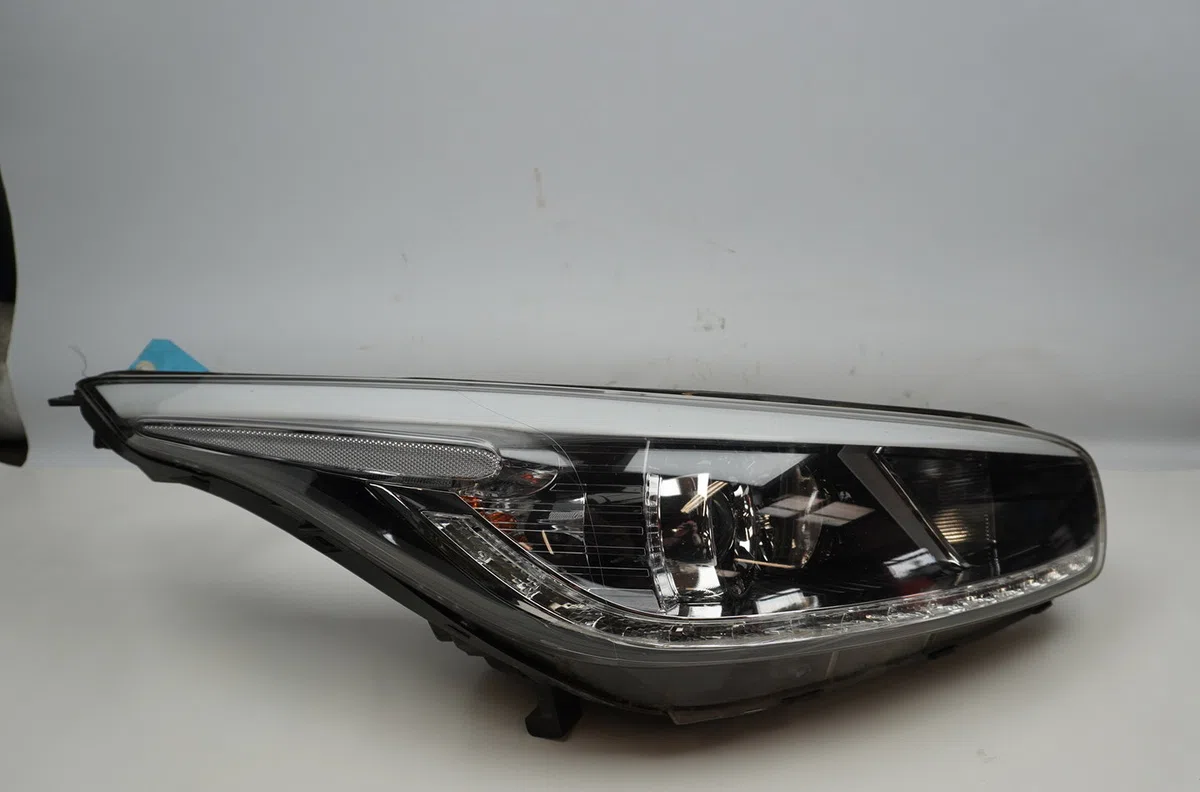 Phare droit Kia CEE'D (JD) 1.6 crdi 128 (2012-2018) occasion