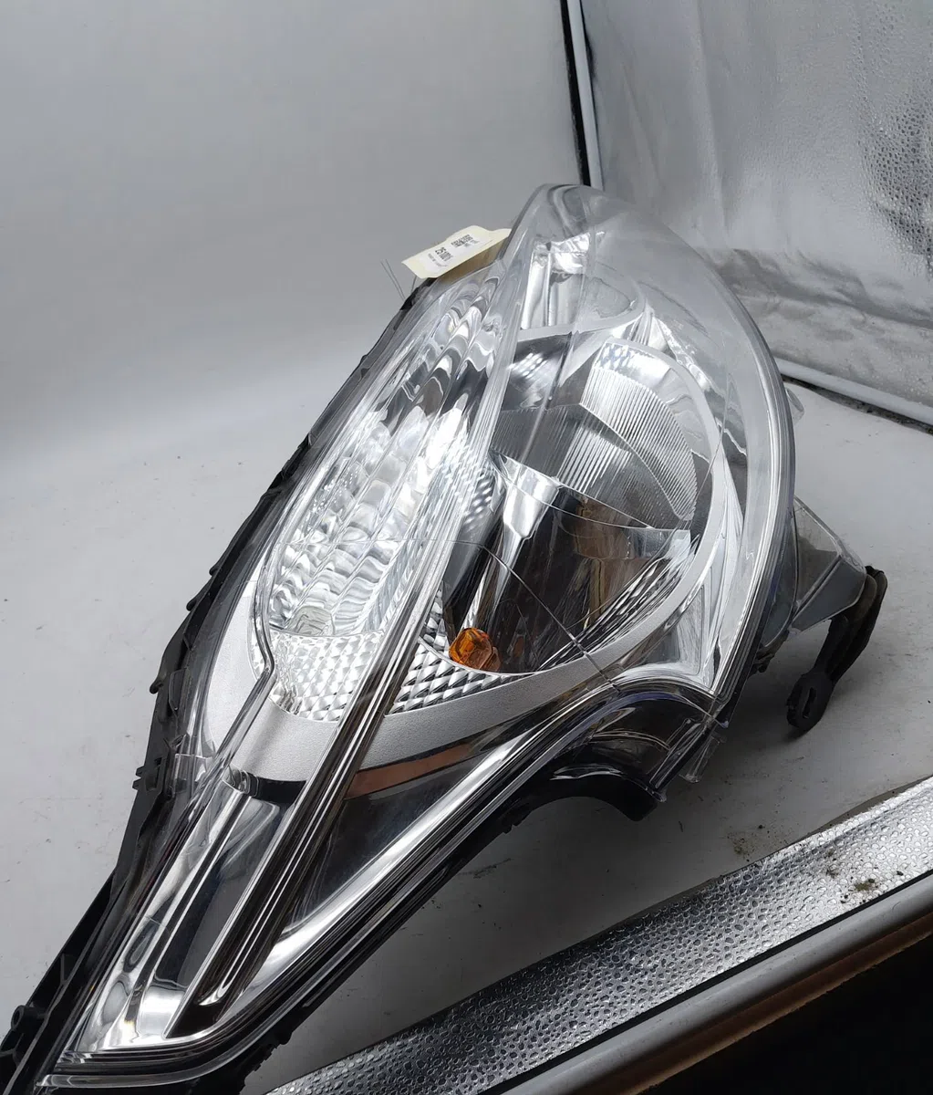 Phare droit PEUGEOT 208 I occasion