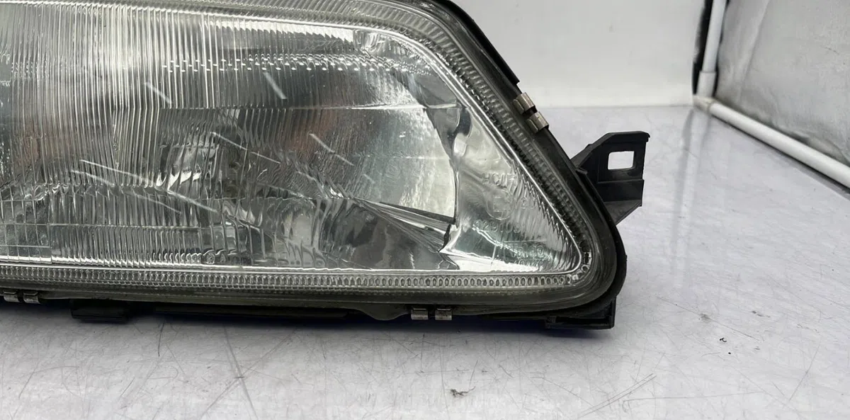 Phare droit PEUGEOT 306 PHASE 1 occasion
