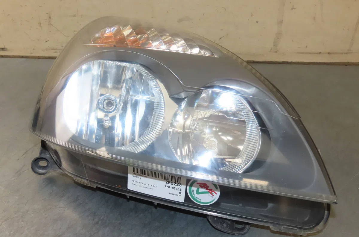 Phare droit Renault CLIO II (BB_, CB_) 1.5 dci (b-cb08) (2001-2005) 5 portes occasion