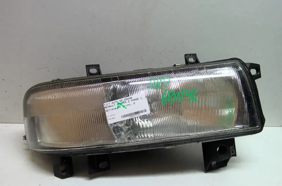 Phare droit Renault MASTER II Camionnette (FD) 2.2 dci 90 (2000) occasion