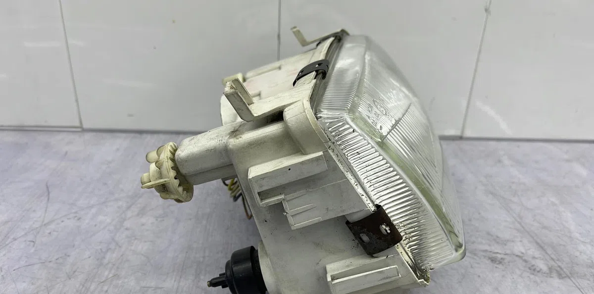 Phare droit SKODA FELICIA PHASE 1 occasion