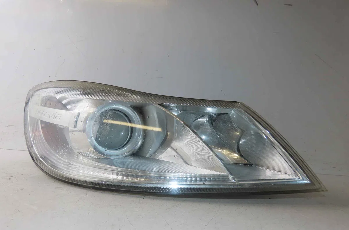 Phare droit SKODA OCTAVIA II occasion