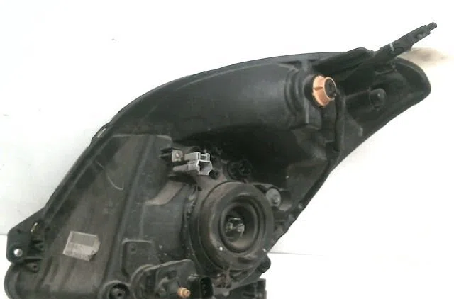 Phare droit Suzuki SWIFT III (MZ, EZ) 1.3 ddis (rs 413d) (2005) occasion