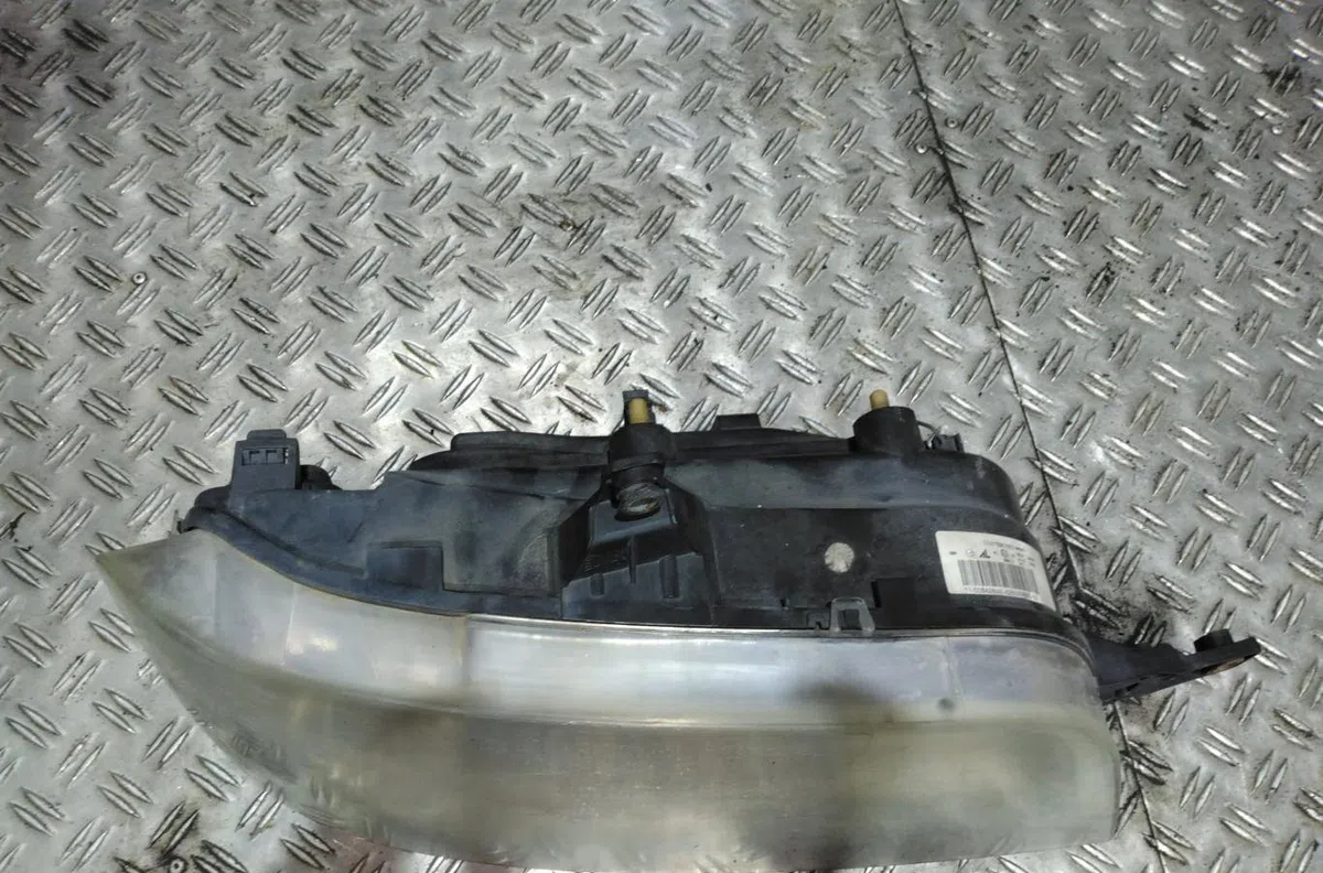 Phare droit TOYOTA HI-ACE 2 PHASE 3 occasion