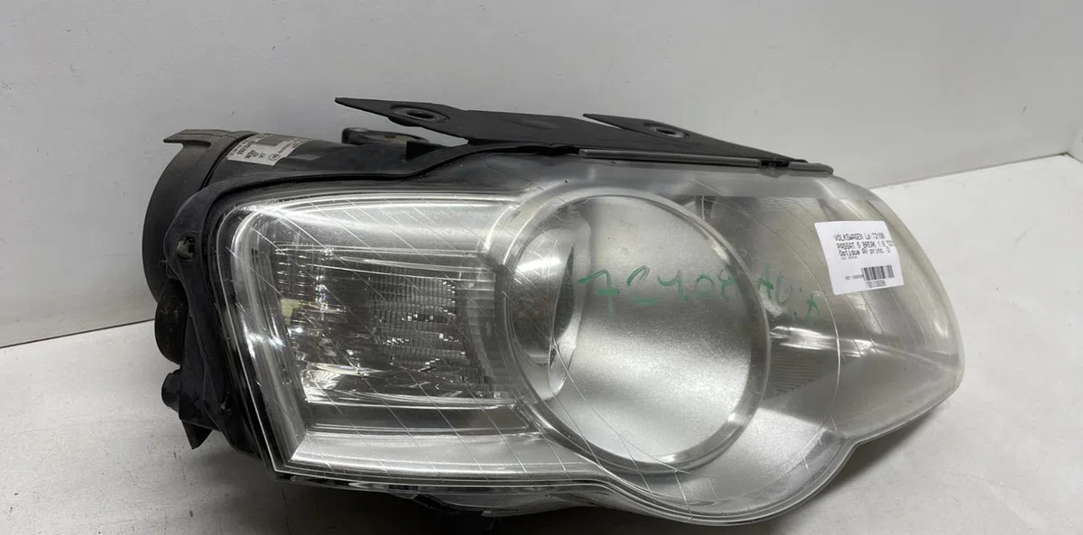 Phare droit Volkswagen PASSAT B6 Variant (3C5) 1.6 tdi (2009-2010) occasion