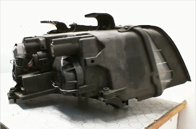Phare gauche AUDI A4 II  1.9 TDi 130ch occasion