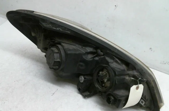 Phare gauche Kia CEE'D SW (ED) 1.6 crdi 90 (2007-2012) occasion
