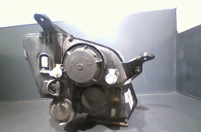 Phare gauche Opel MERIVA A Monospace (X03) 1.7 dti (e75) (2003-2010) occasion