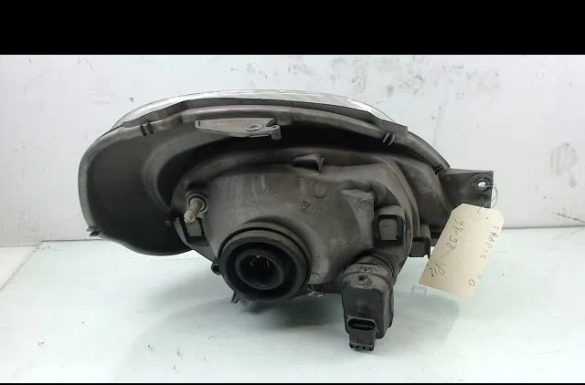 Phare gauche Renault TRAFIC II Camionnette (FL) 1.9 dci 100 (fl0c) (2001-2006) occasion