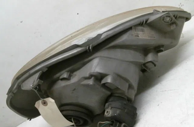 Phare gauche Renault TRAFIC II Camionnette (FL) 1.9 dci 80 (fl0b) (2001-2006) occasion