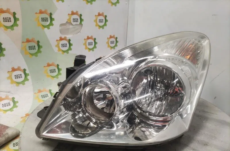 Phare gauche TOYOTA COROLLA VERSO 2 PHASE 2 occasion