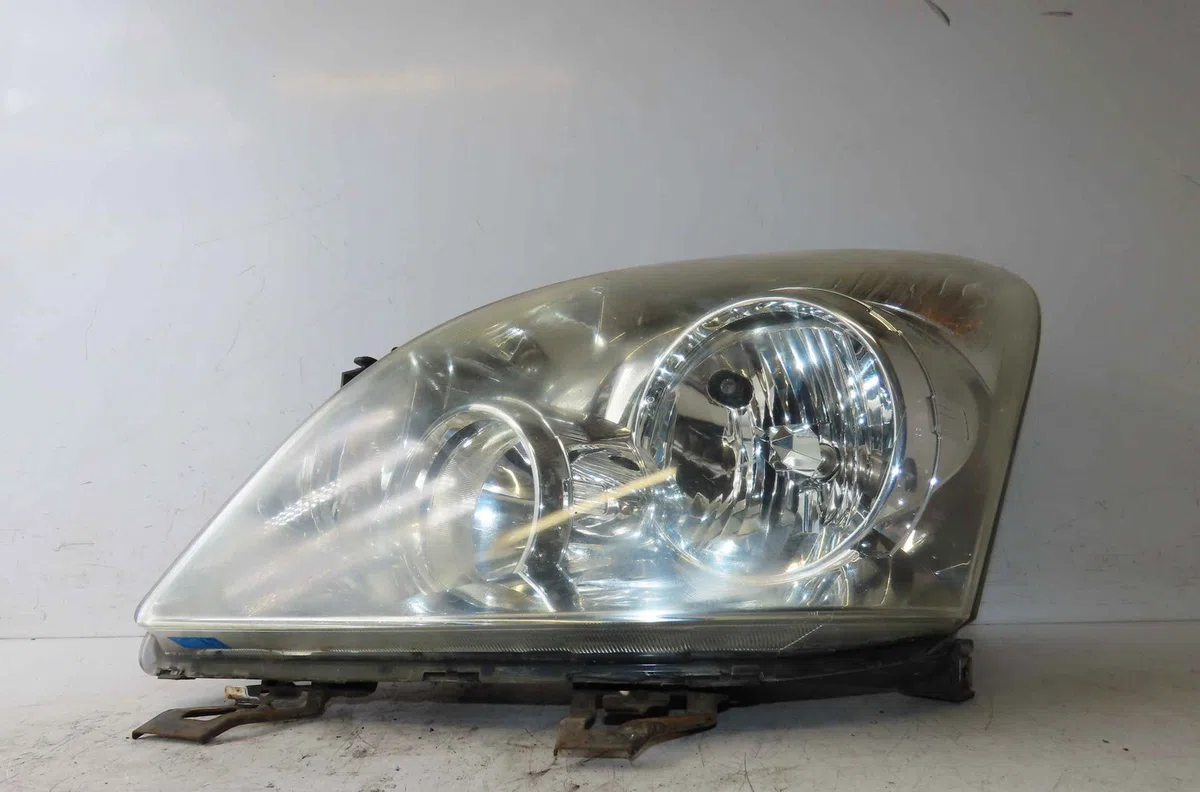 Phare gauche TOYOTA COROLLA VERSO II occasion