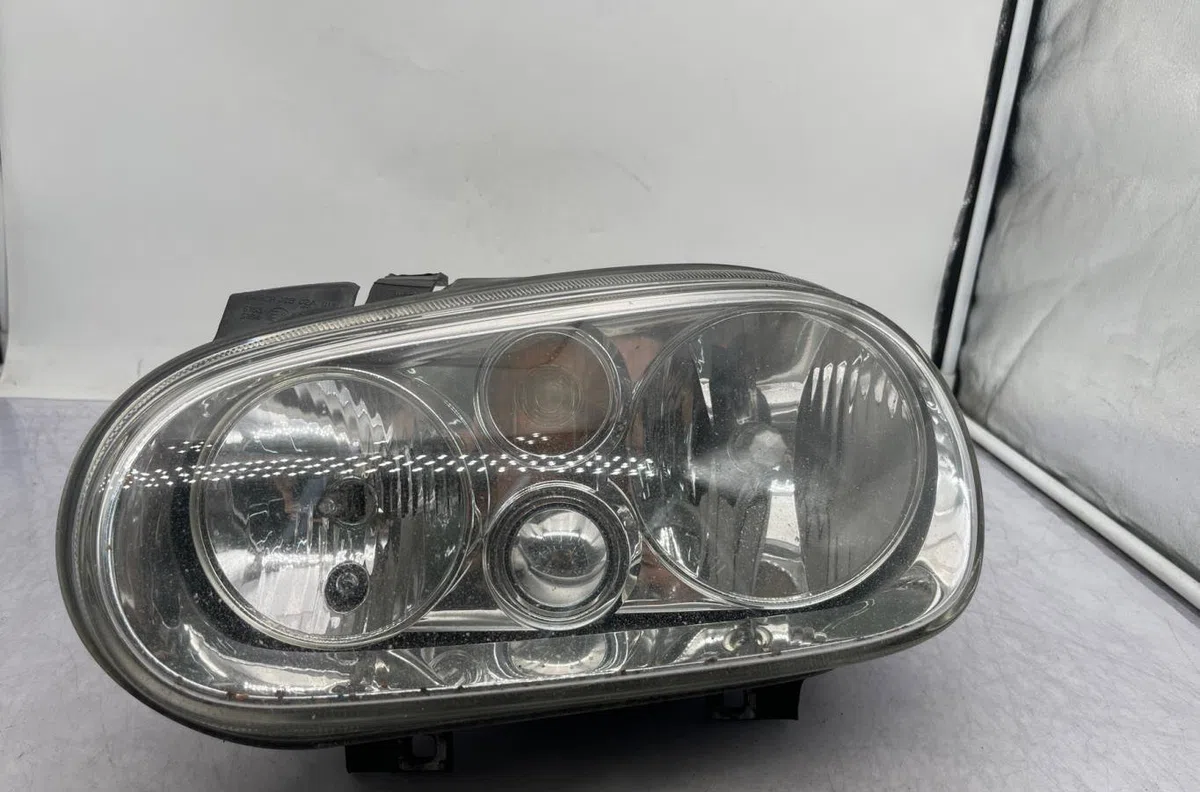 Phare gauche VOLKSWAGEN GOLF 4 occasion
