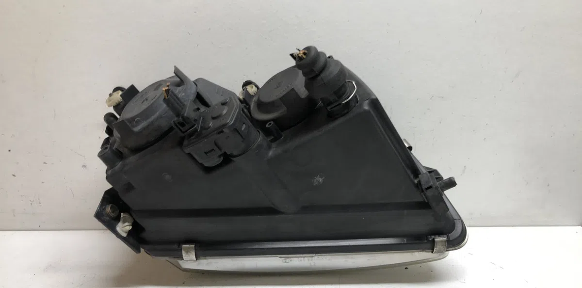 Phare gauche Volkswagen PASSAT B5 (3B2) 1.9 tdi (1996-2000) occasion