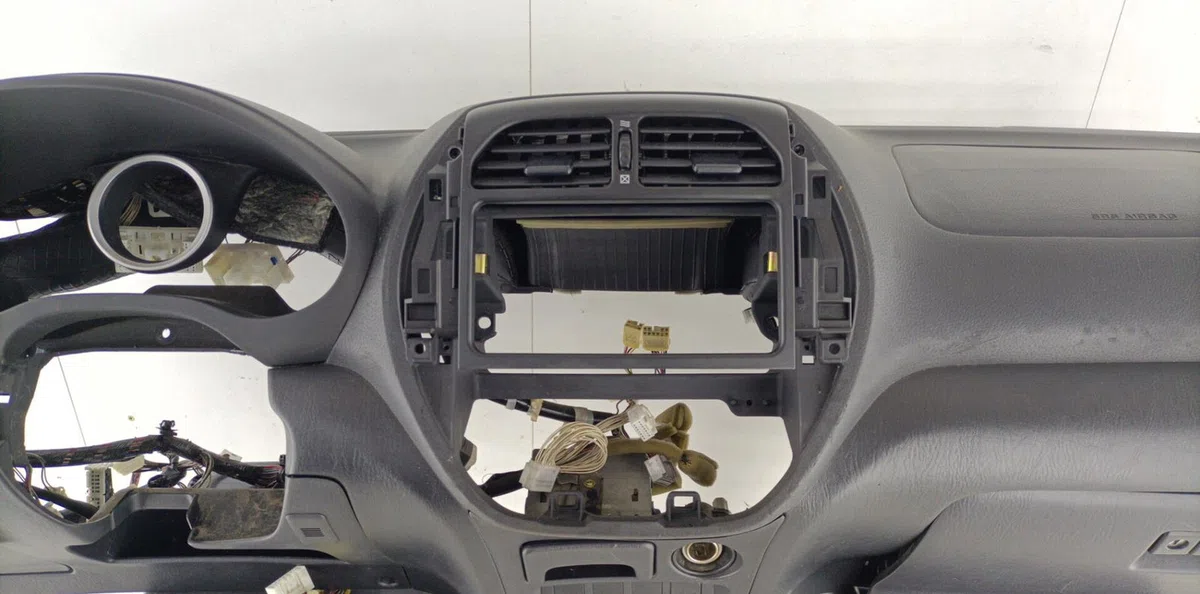 Planche de bord TOYOTA RAV4 2 PHASE 1 occasion