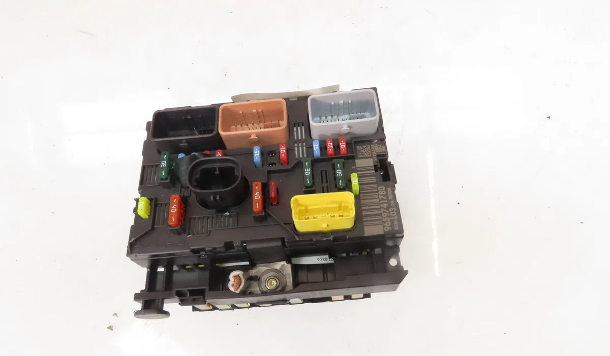 Platine fusible av CITROEN C3 2006 occasion