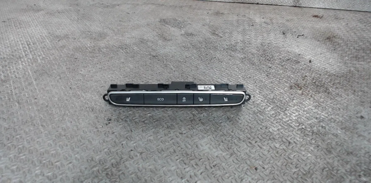 Platine fusible habitacle RENAULT MEGANE 4 PHASE 1 occasion