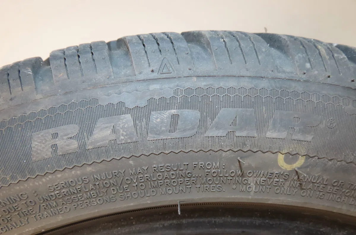 Pneumatiques Mazda 2 (DE_, DH_) 1.3 (de3fs) (2007-2015) occasion