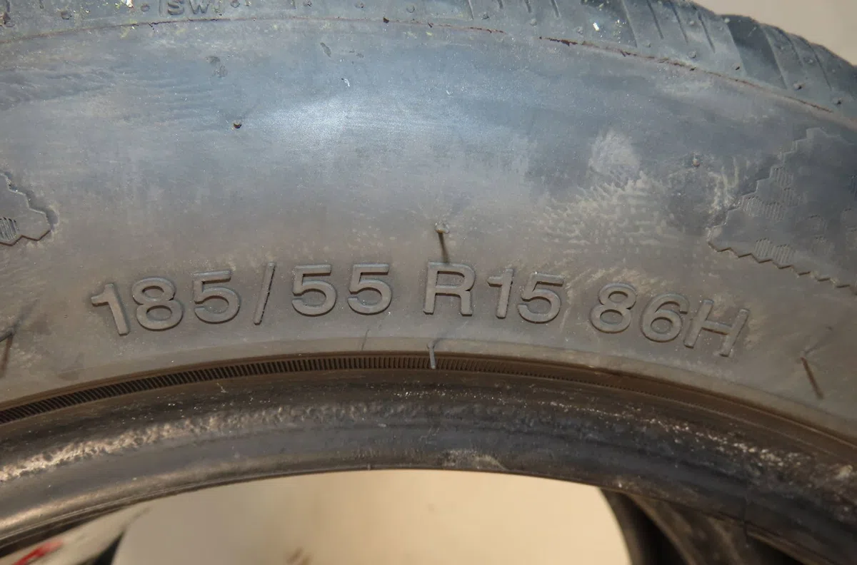 Pneumatiques Mazda 2 (DE_, DH_) 1.3 (de3fs) (2007-2015) occasion