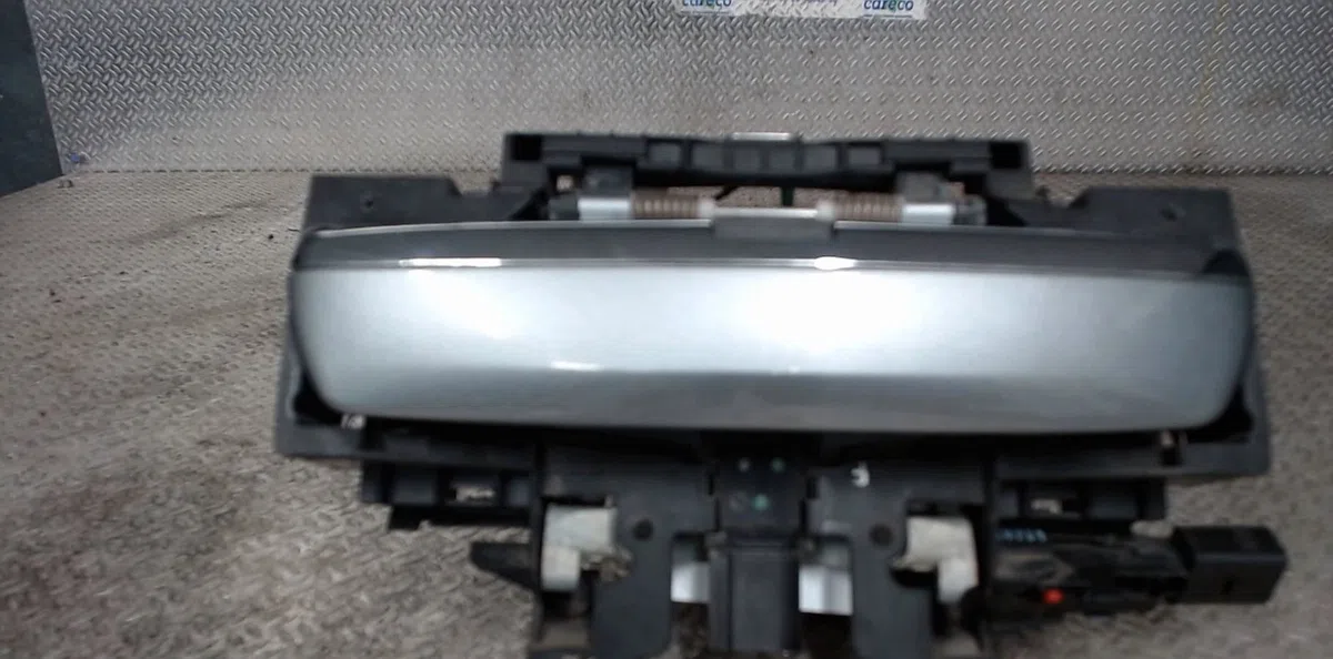 Poignee ext porte ard AUDI A8 2  A8 2 PHASE 1 occasion