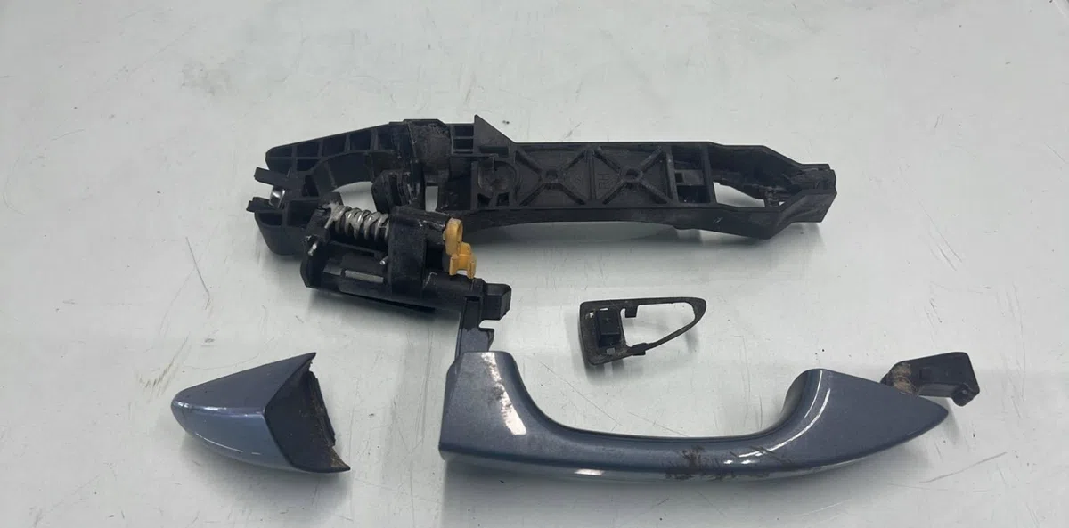 Poignee ext porte ard HYUNDAI I 20 2 PHASE 1 occasion