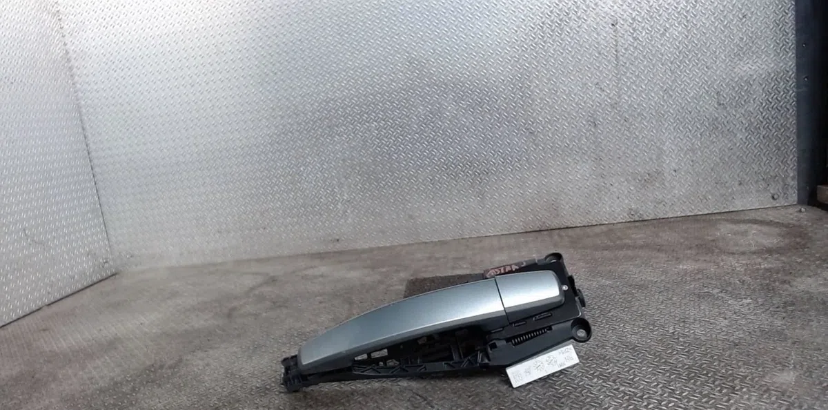 Poignee ext porte ard OPEL ASTRA J  ASTRA J PHASE 1 occasion
