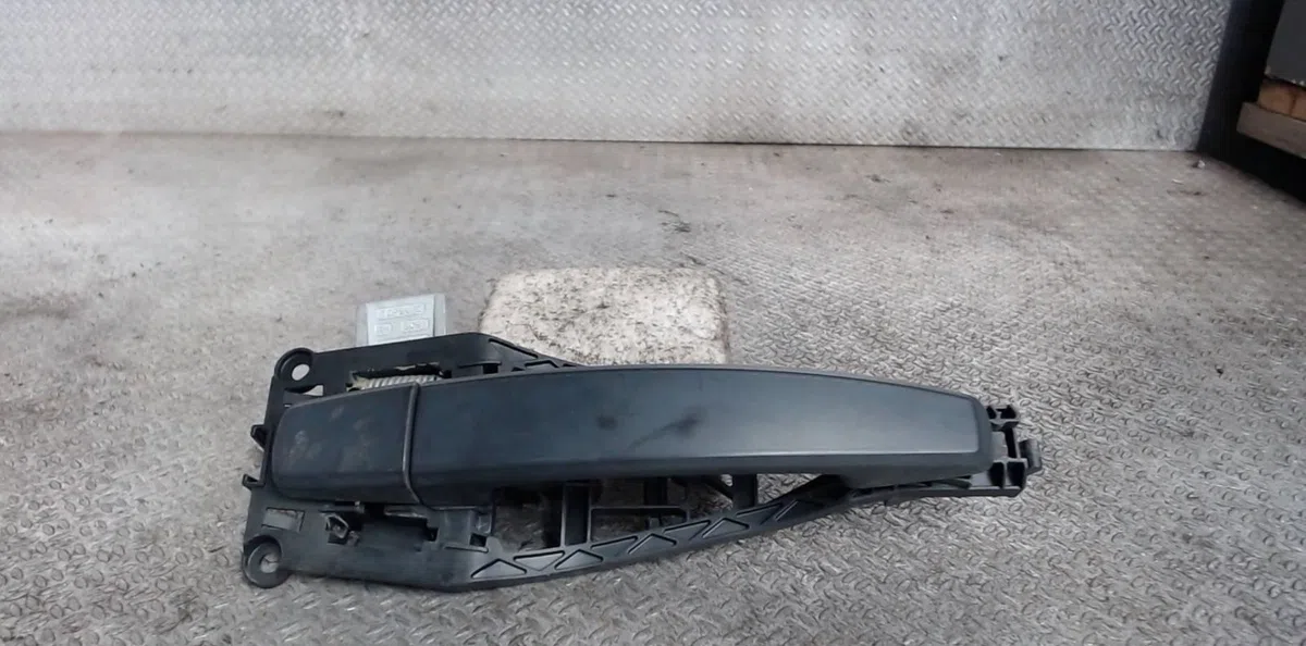 Poignee ext porte ard OPEL CORSA D  CORSA D PHASE 1 occasion