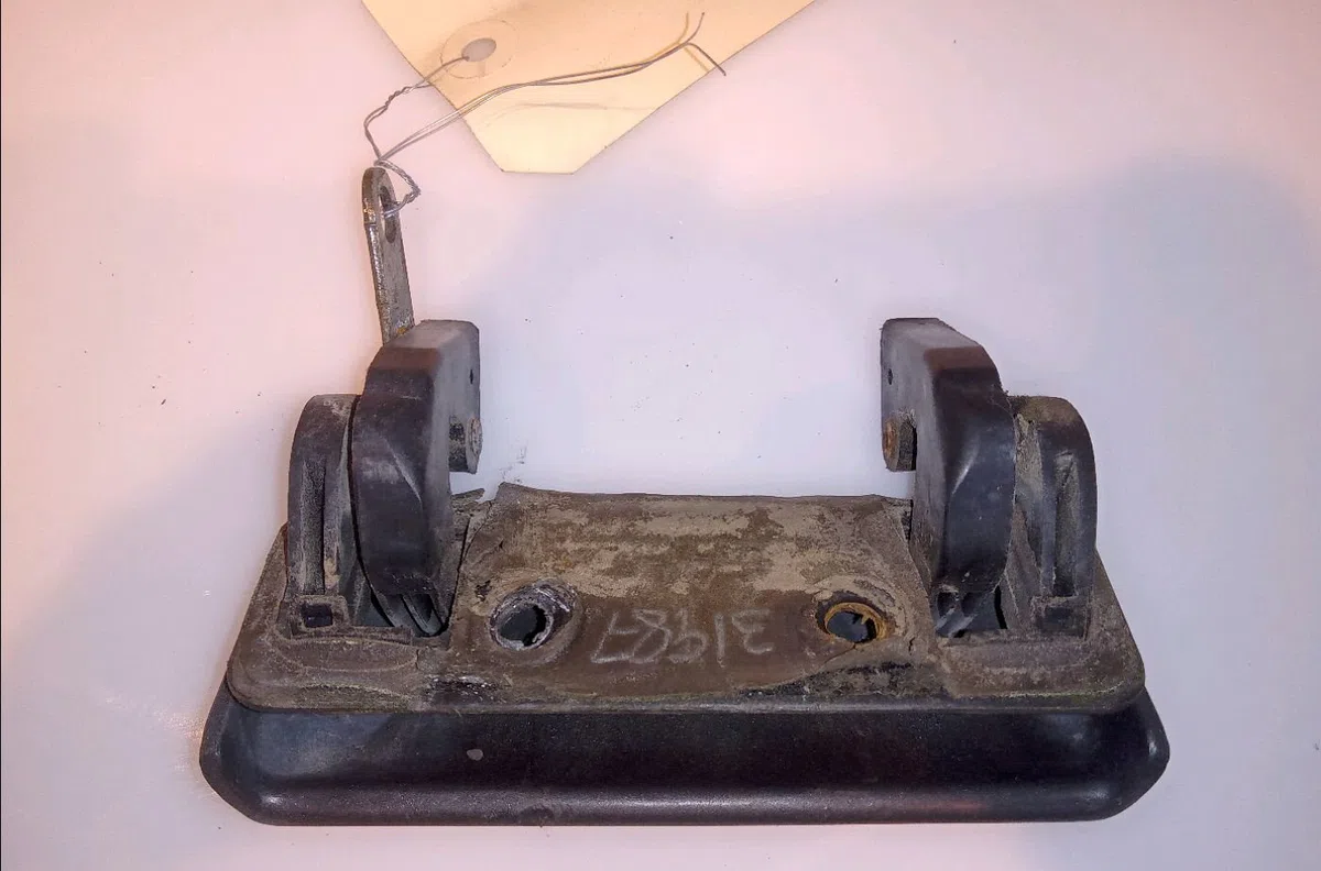 Poignee ext porte battante d Ford TRANSIT Camionnette (FA_ _) 2.4 tde (2001-2006) occasion