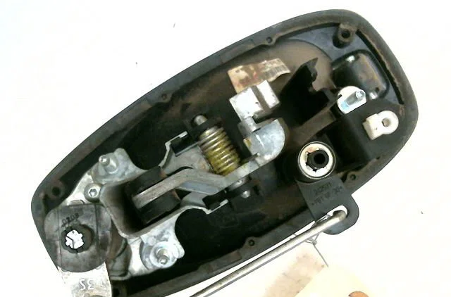 Poignee ext porte battante g PEUGEOT BIPPER occasion