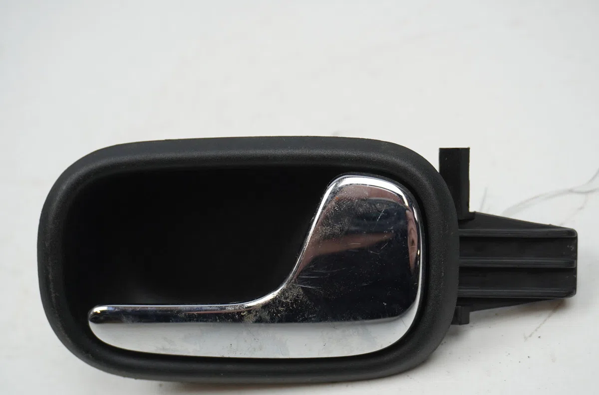 Poignee int porte ard Audi A4 B5 (8D2) 1.9 tdi (1995-2000) occasion