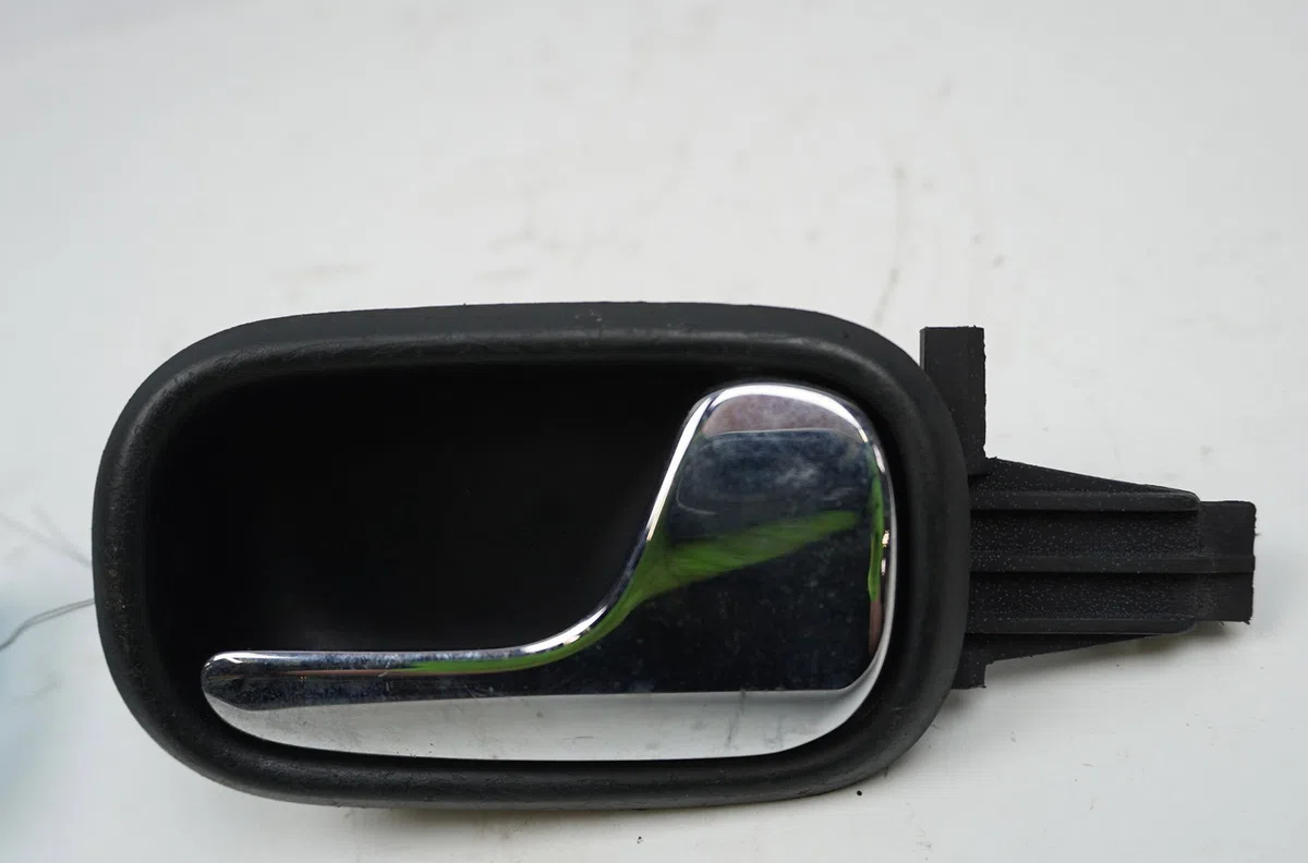 Poignee int porte ard Audi A4 B5 (8D2) 1.9 tdi (1995-2000) occasion