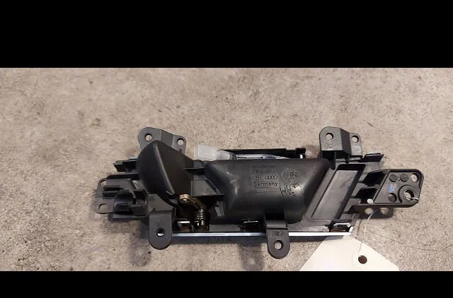 Poignee int porte ard Audi A6 C6 (4F2) 2.4 (2004-2008) occasion