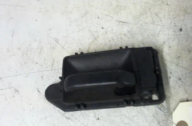Poignee int porte ard PEUGEOT 205 occasion
