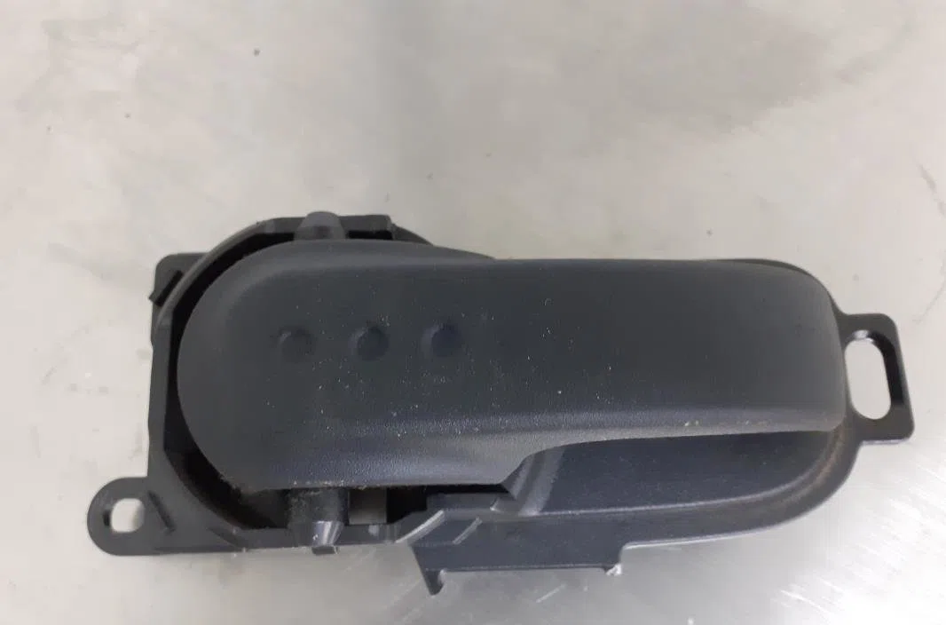 Poignee int porte avg Nissan NOTE (E11, NE11) 1.5 dci (2010-2012) occasion