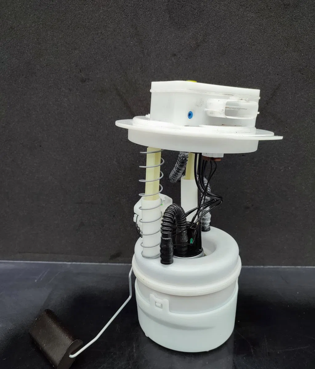 Pompe à carburant immergée DACIA SANDERO 3 occasion
