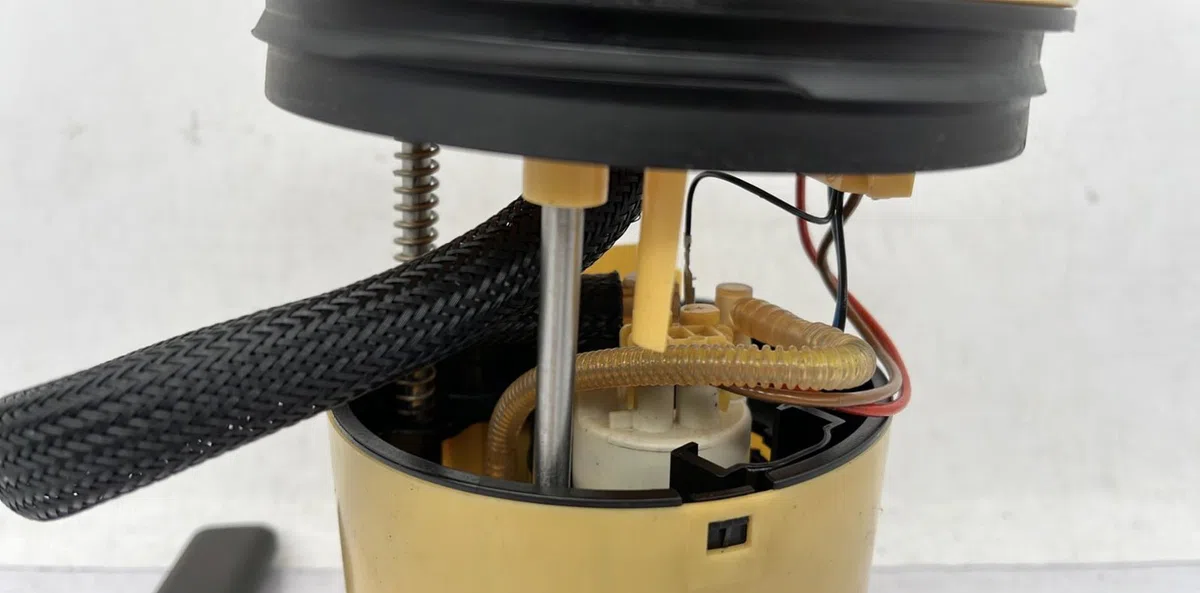 Pompe à carburant immergée FORD FIESTA 6 PHASE 2 occasion