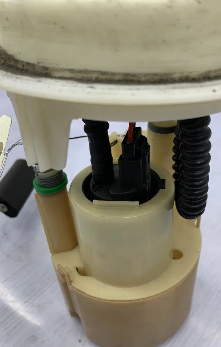 Pompe à carburant immergée RENAULT CLIO 2 PHASE 1 occasion