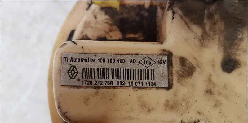 Pompe à carburant immergée RENAULT CLIO IV occasion