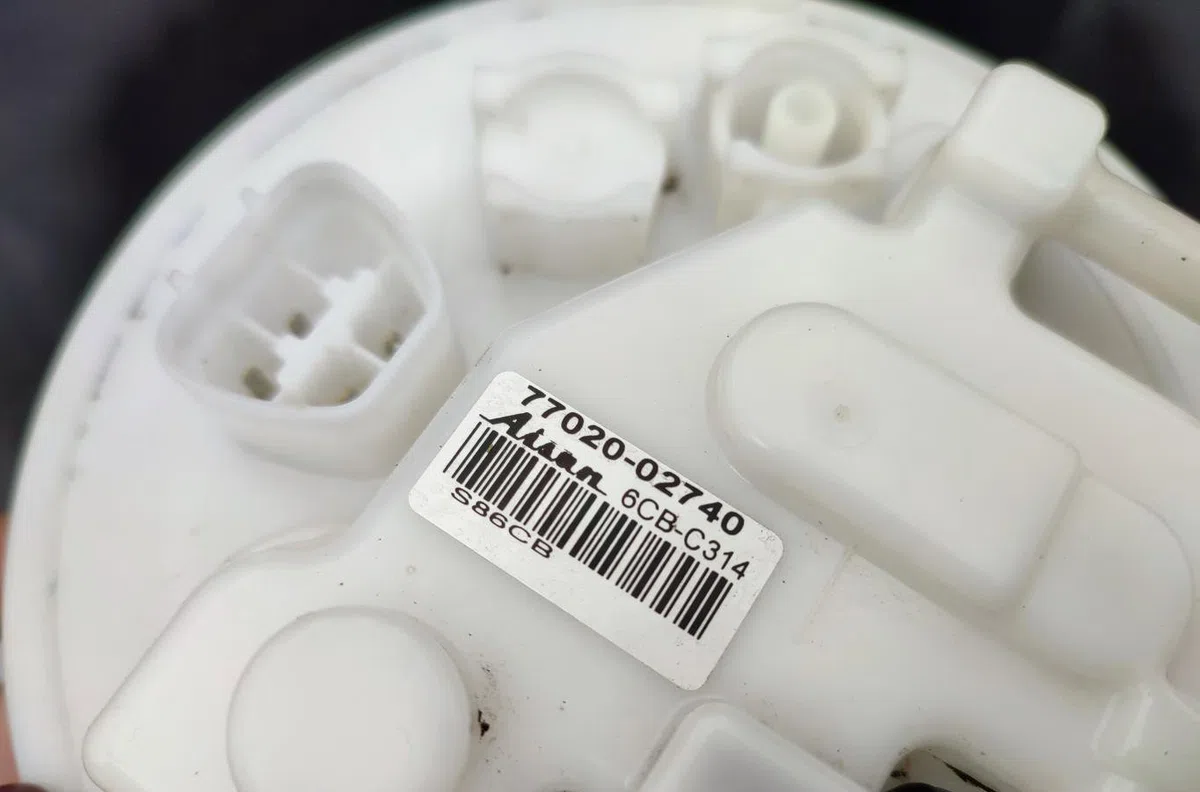 Pompe à carburant immergée TOYOTA AURIS 2 PHASE 2 occasion