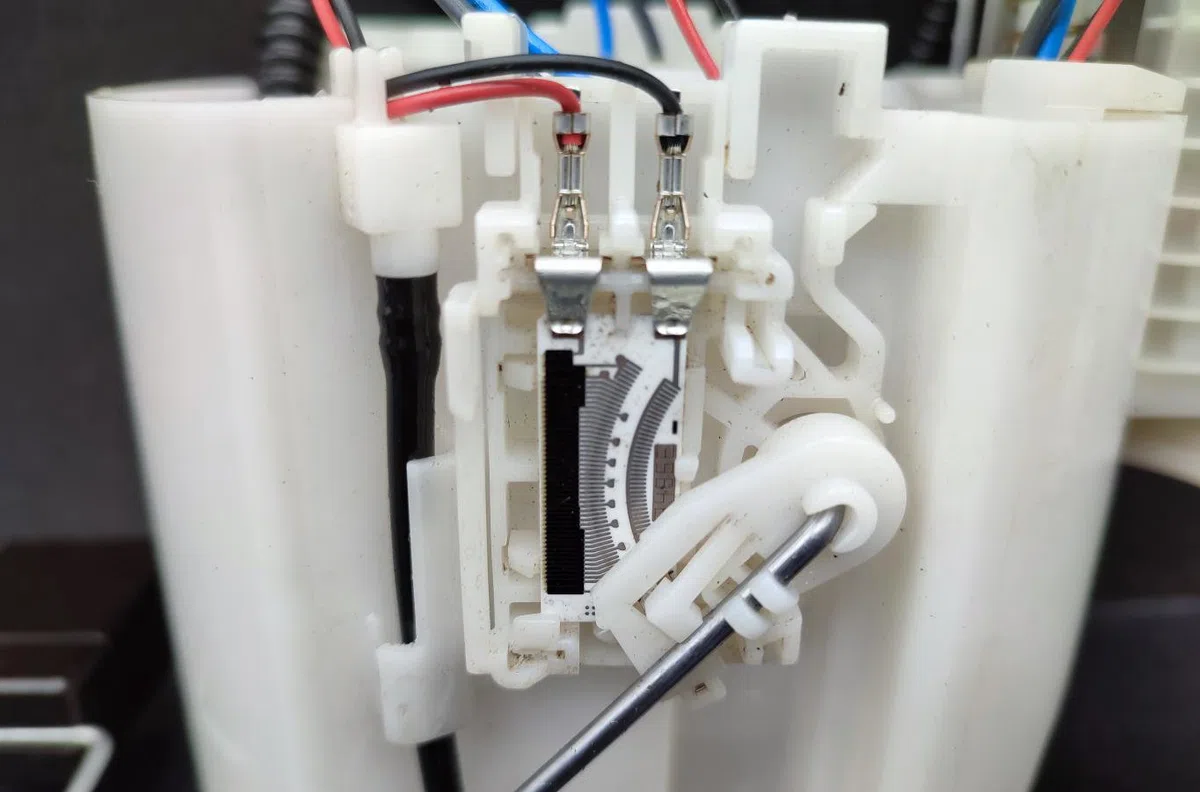 Pompe à carburant immergée TOYOTA AURIS 2 PHASE 2 occasion