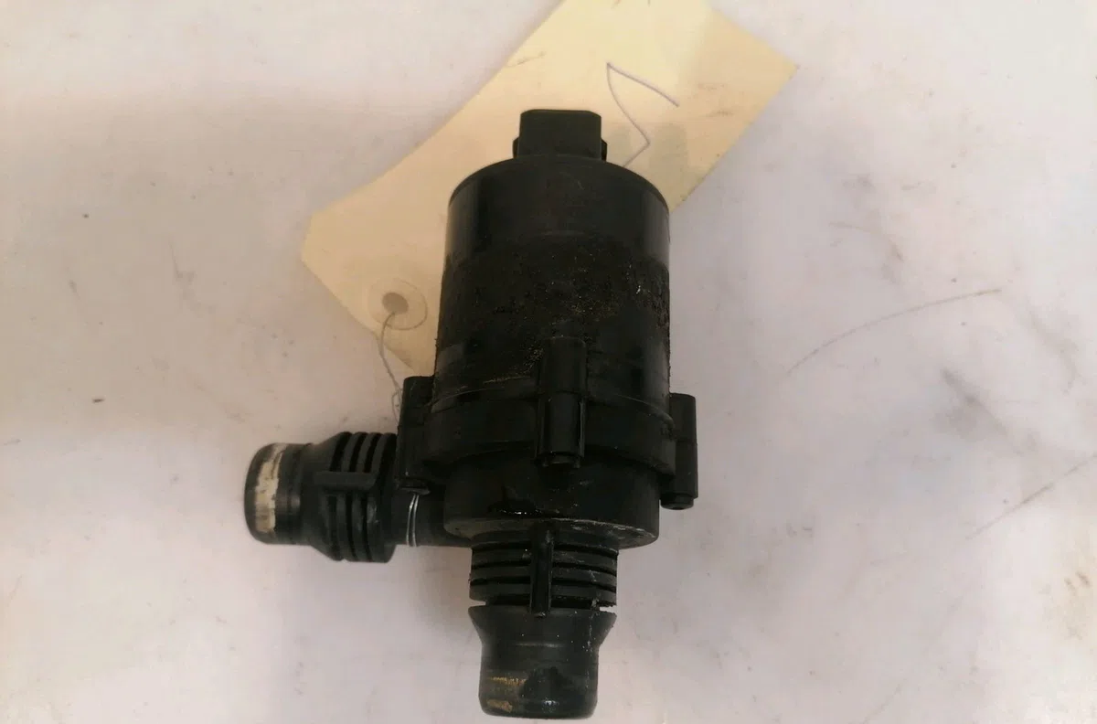 Pompe a eau Bmw 5 (E60) 530 d (2002-2005) occasion