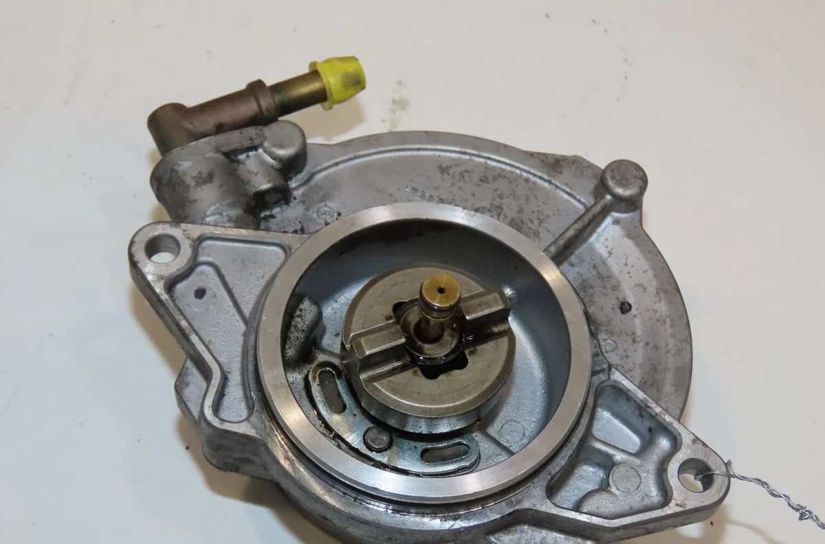 Pompe a vide Audi A5 (8T3) 2.7 tdi (2007-2012) occasion