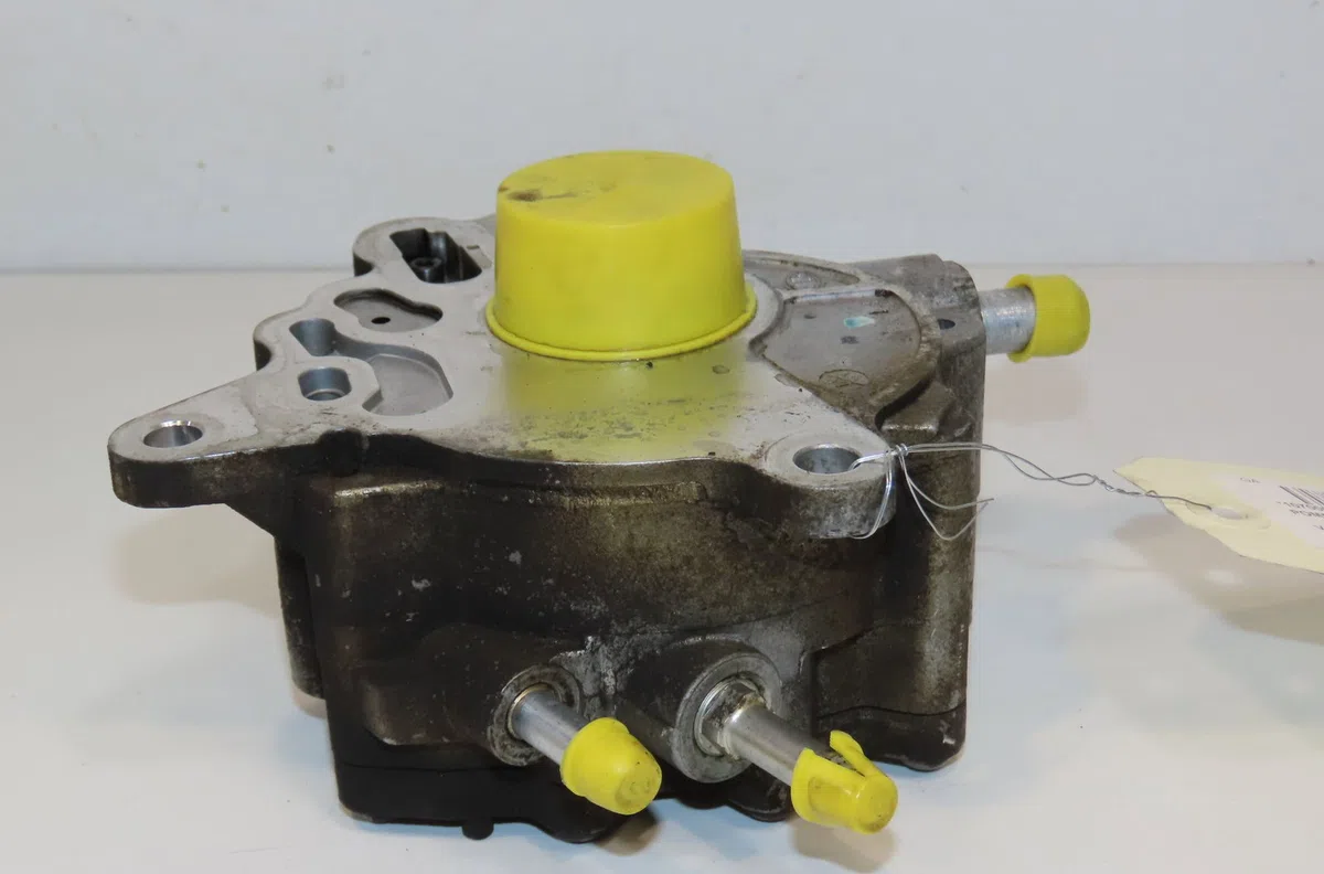 Pompe a vide Volkswagen GOLF V (1K1) 2.0 tdi (2003-2008) occasion