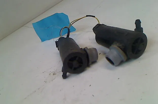 Pompe lave-glace avant OPEL AGILA I  1.3 CDTi 70ch occasion