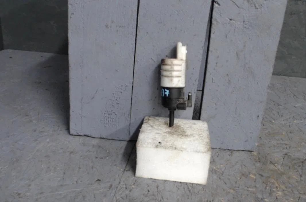 Pompe lave-glace avant RENAULT KANGOO 1  KANGOO 1 PHASE 2 occasion