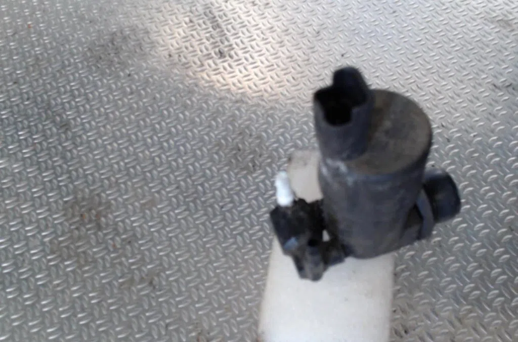 Pompe lave-glace avant RENAULT LAGUNA 2  LAGUNA 2 PHASE 2 occasion